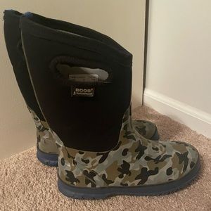 Bogs Youth Size 6
